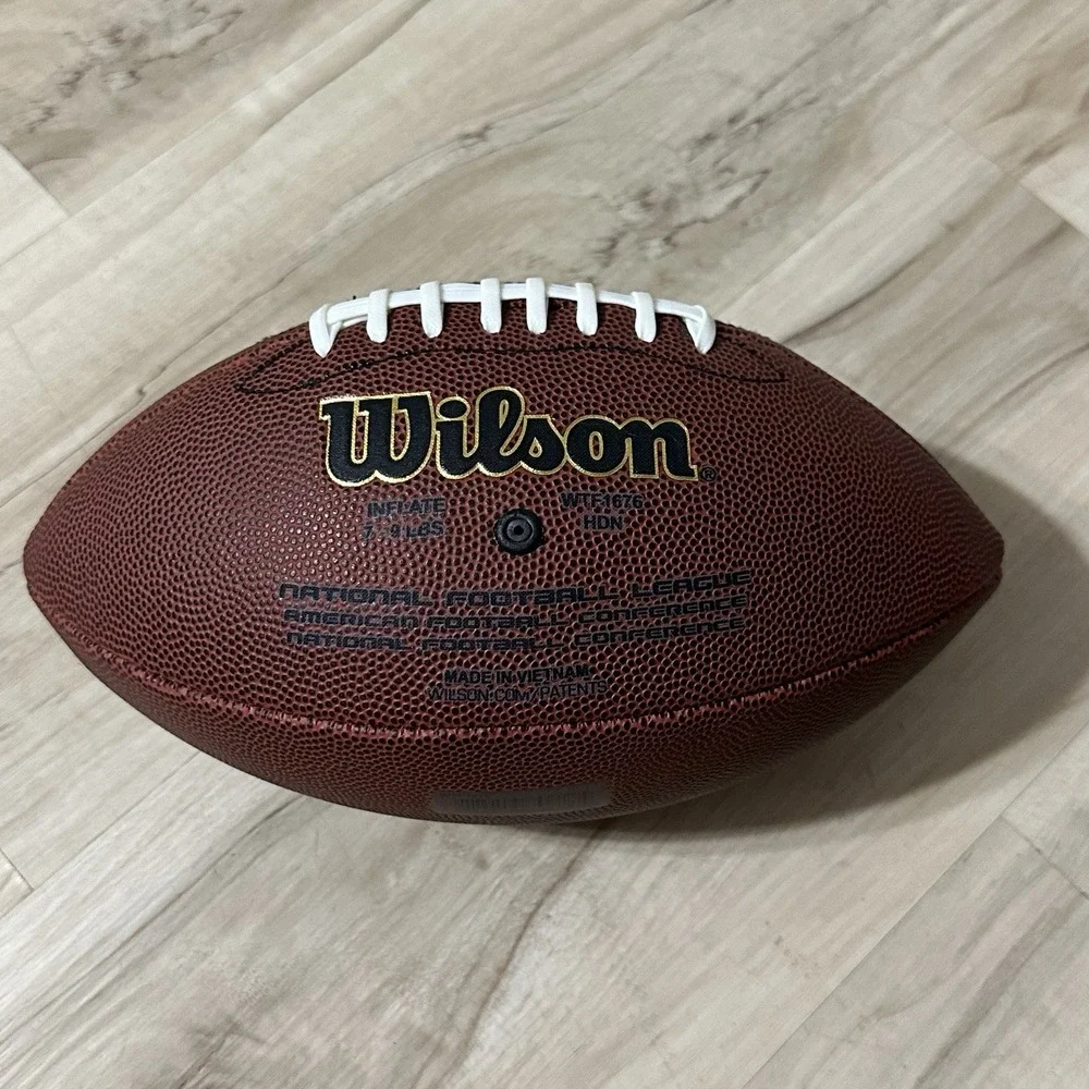 Brett Favre Signed Football‎ Wilson NFL Super Grip Football Autographed
